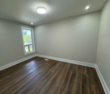 For Lease - 221 Acton Avenue, Toronto, Ontario - Photo 4