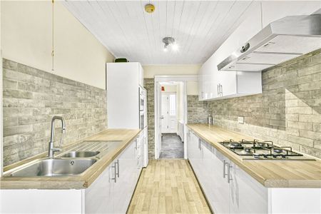 Runnymede Gardens, Twickenham, TW2 7BS - Photo 3