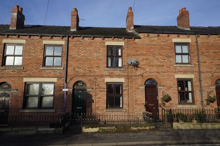 2 bedroom terraced house to rent - Photo 4