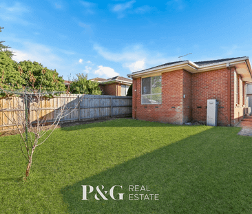 🏡 Stylish & Low-Maintenance Living in a Convenient Location! - Photo 6