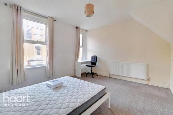 1 bedroom in a house share to rent - Photo 1