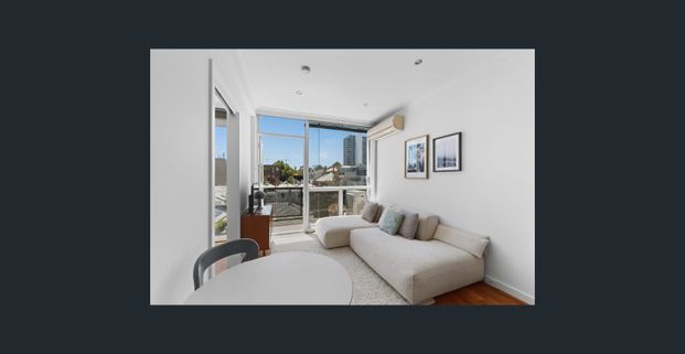 PERFECTLY POSITIONED NEXT TO BOTANIC GARDENS - Photo 1