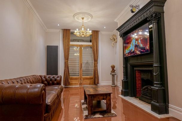 Norfolk Square - Photo 1