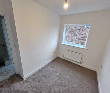 3 bedroom end of terrace house to rent - Photo 5