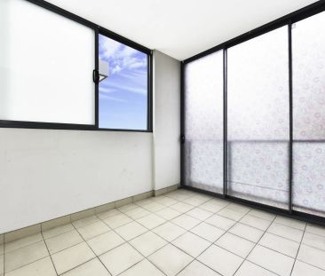 Three bedroom plus study in the Heart of Strathfield CBD - Photo 3