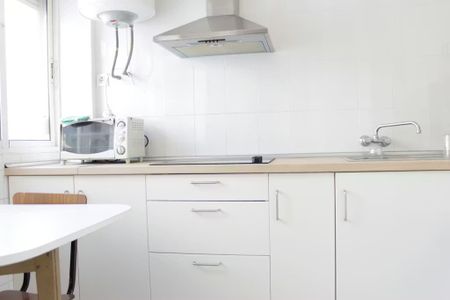 Calle Alhondiga, Sevilla, Andalusia 41003 - Photo 2