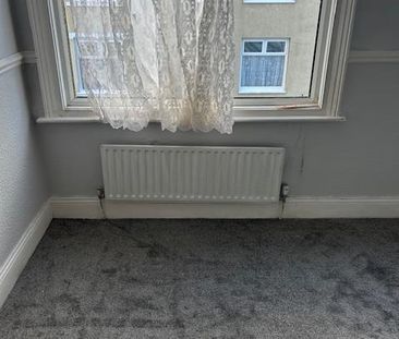 4 bedroom terraced house to rent - Photo 4