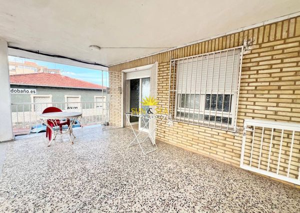 GROUND FLOOR 2 BEDROOM APARTMENT IN TORREVIEJA