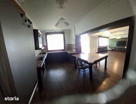 Apartament 3 camere de închiriat cu balcon - Fotografie 4