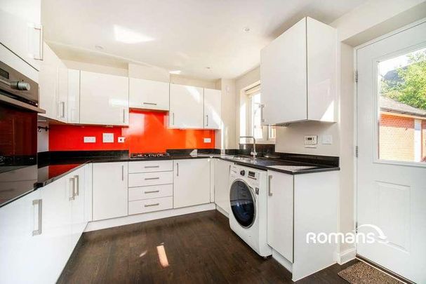Draper Crescent, Wokingham, RG40 - Photo 1