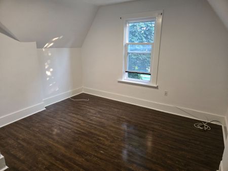 For Lease - 29 Brunswick Street, Brantford, Ontario - Photo 2