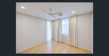 Stylish Apartment in a great location - Photo 2