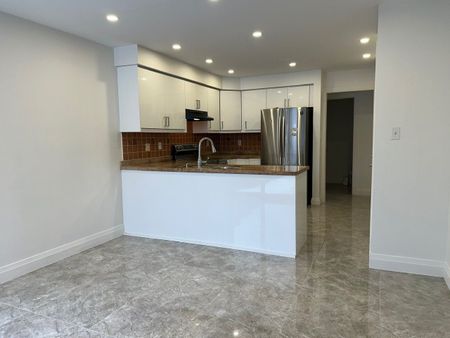 For Lease - 5058 Oscar Peterson Boulevard, Mississauga, Ontario - Photo 2