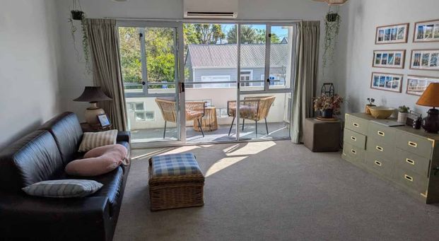 Two Bedrooms in the Four Avenues! - Photo 1