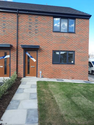 3 Bed Semi-Detached House, Whit Lane, M6 - Photo 3