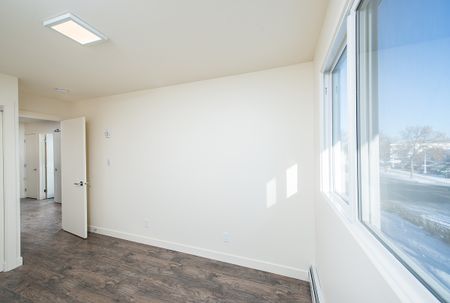 Winston Manor Apartments - Photo 4