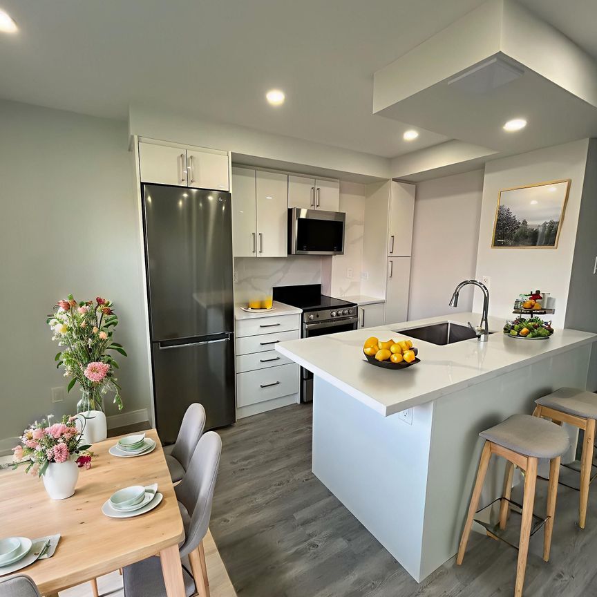 For Lease - 15 Walmer Road Unit# 405, Toronto, Ontario - Photo 1