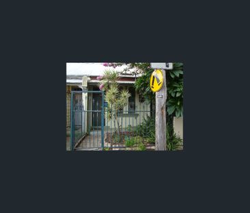 EXCELLENT LOCATION! - No Inpsections Until Further Notice - Photo 3