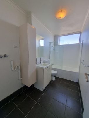 Charming Flat in Prime Location - Photo 1