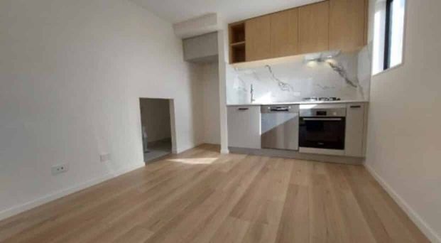 Modern sunny 2 Bedroom home! - Photo 1