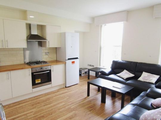 4 bedroom maisonette to rent - Photo 1