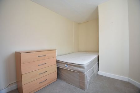 5 bedroom apartment to rent - Photo 3