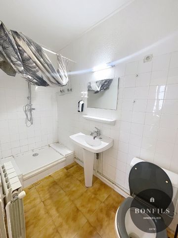 A LOUER AVIGNON INTRAMUROS ( 84 000 ) : charmant et spacieux appartement 3 pièces !, - Photo 2