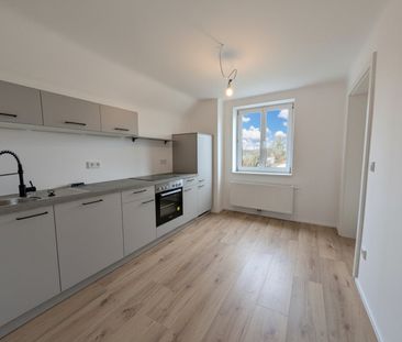 Sonniges Dachgeschoss-Apartment mit 2 Zimmern: Ihr Erstbezug in Zet... - Photo 3