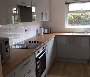 3 bedroom terraced house to rent - Photo 2