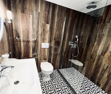 SUPERB ATTIQUE MEUBLÉ À DEUX PAS DU LAC - Photo 2