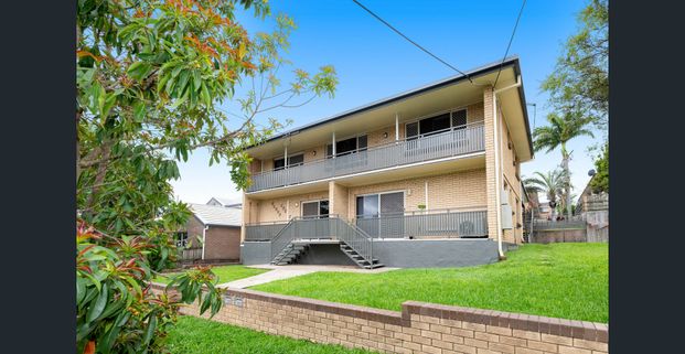 Stylish One-Bedroom Apartment in the Heart of Coorparoo - Photo 1