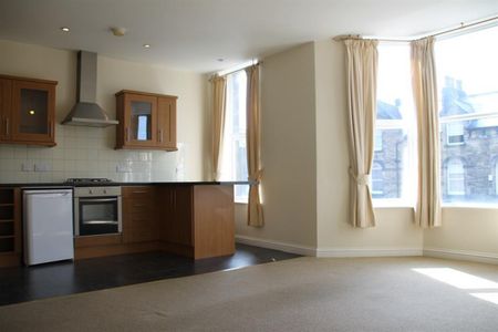 2 bedroom Flat To Let - Photo 5