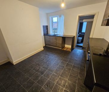3 bed Terraced - To Let - Photo 1