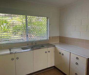 ROOM FOR THE EXTENDED FAMILY - Photo 3