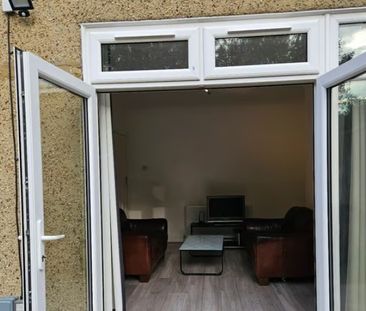 Room in a Shared House, St Leonard Street Croydon, CR0 - Photo 4