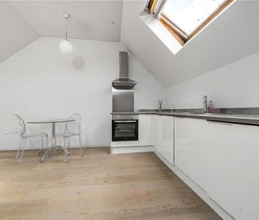 Studio to rent - Photo 3