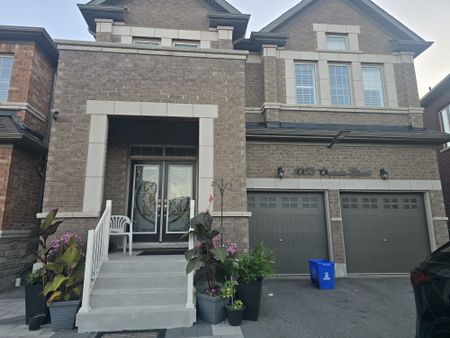 For Lease - 1053 Orenda Street, Pickering, Ontario - Photo 3