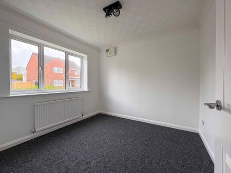 4 bedroom detached house to rent - Photo 5