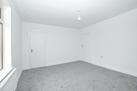 2 bedroom semi-detached house to rent - Photo 3