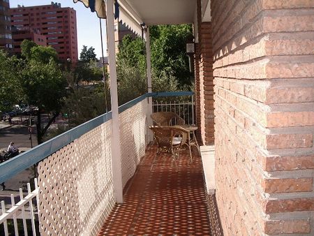 2 e, Madrid, Community of Madrid 28016 - Photo 3