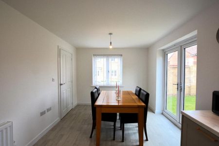 3 bedroom detached house to rent - Photo 3