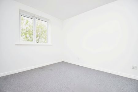 Flat to rent - Neptune Walk, Erith, DA8 - Photo 3
