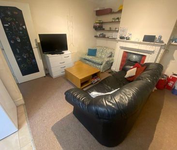 5 bedroom semi-detached house to rent - Photo 1