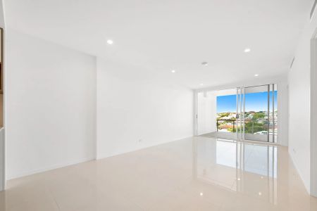 LUXURY 2 BEDROOM APARTMENT IN PRIME COORPAROO LOCATION - Photo 2