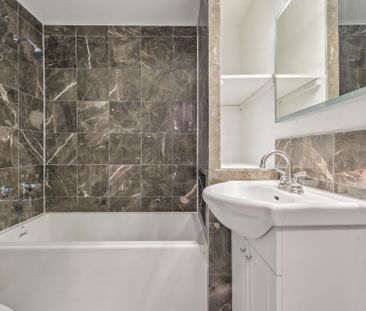 For Lease - 18 Thirty Third Street Unit# 5, Toronto, Ontario - Photo 6