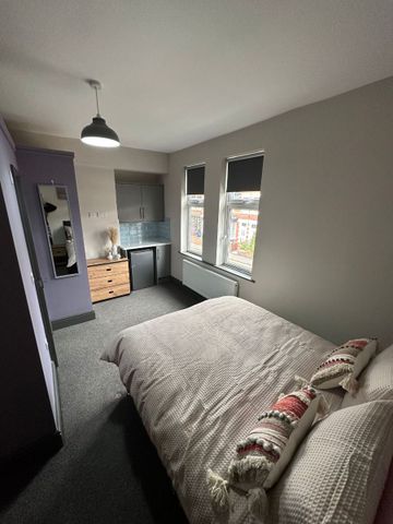 Room 5, 56 Broxholme Lane - Photo 2