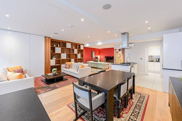 3 bedroom mews to rent - Photo 1