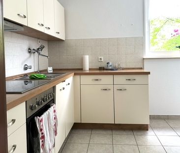 Frisch renovierte Wohnung mit Balkon in der Nähe des Gräfrather Marktplatzes - Photo 4