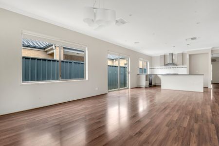 Peacefully located in the popular estate of Aston - Photo 2