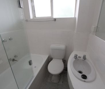 LARGE & BRIGHT ONE BEDDER - Photo 6
